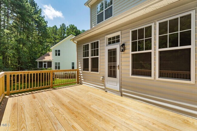 Building Photo - 5 Silverbell Ct
