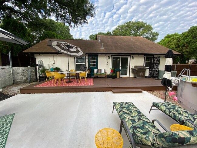 Building Photo - 2626 Baxter Dr