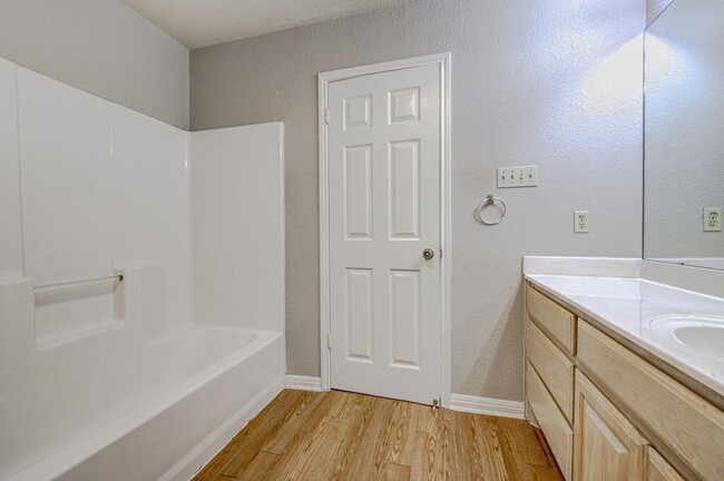 Building Photo - 2509 Riddle Rd