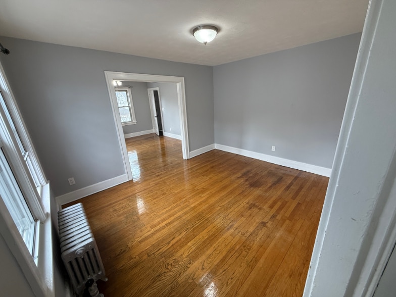 Building Photo - 73 Elmdale St