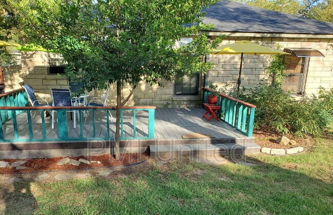 Building Photo - 509 Bryan St