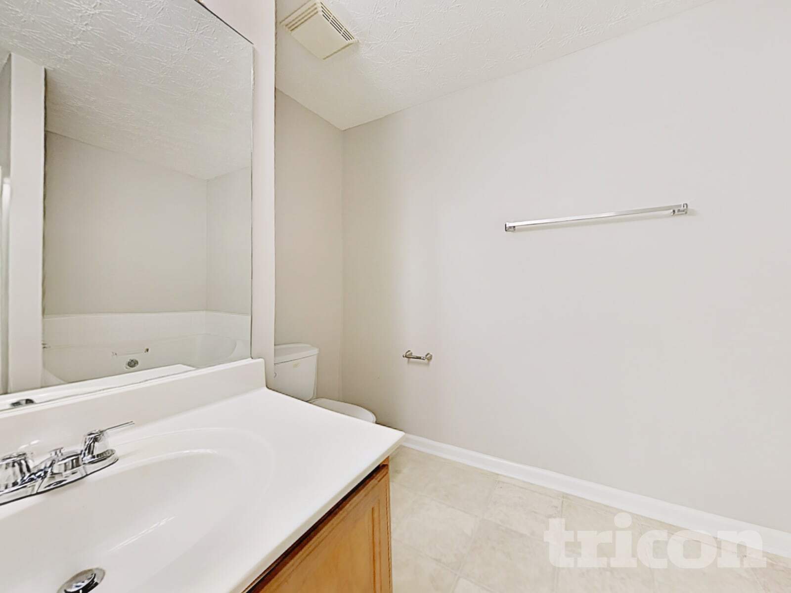 Building Photo - 613 Shadow Lake Dr