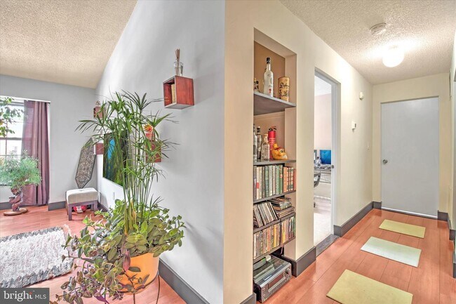 Primary Photo - 18 Feiler Ct