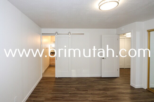 Building Photo - 3685 E 3820 S