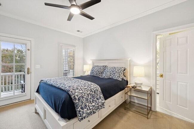 Building Photo - Luxury Executive Rental in Highlands of La...