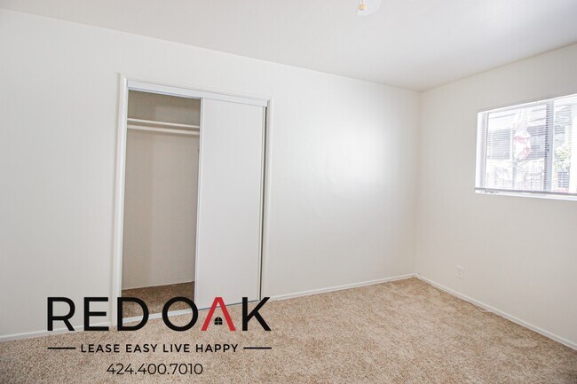 Building Photo - 854 5th St