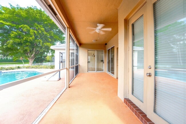 Building Photo - 12630 Torbay Dr