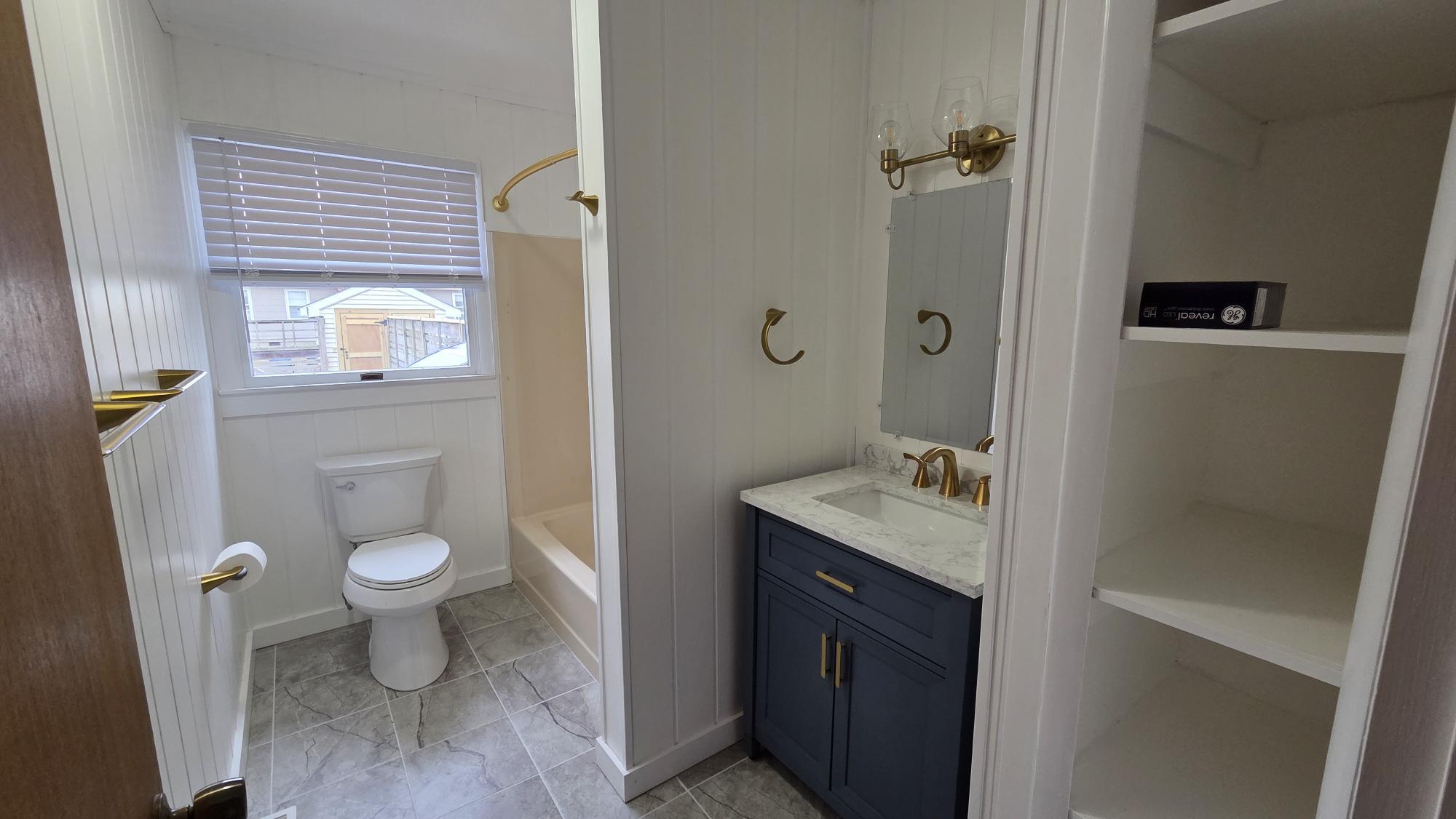 Building Photo - 712 N Washington St