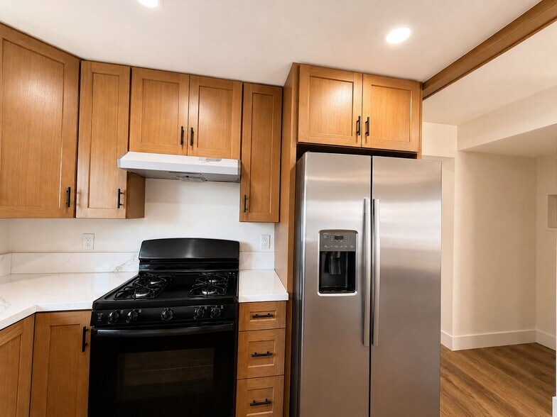 Building Photo - 8806 Chantry Ave