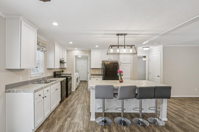 Building Photo - 4704 47th Ave