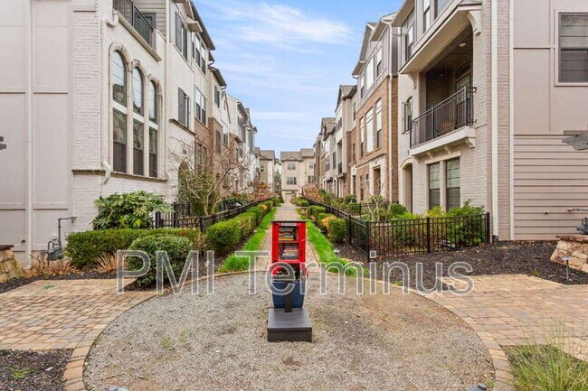 Building Photo - 609 Broadview Terrace NE