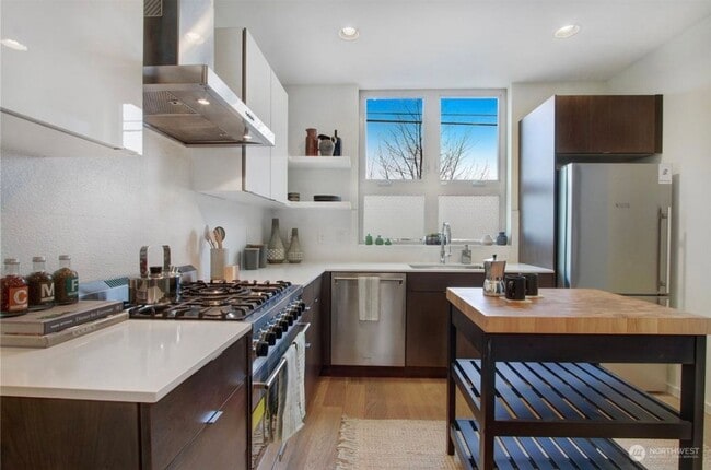 Building Photo - Welcome Home Modern Townhome in Georgetown