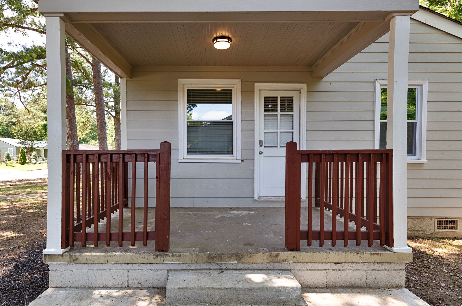 Building Photo - 914 Linwood Dr NW