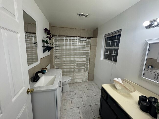 Building Photo - 172 Shallow Ridge Ln NE