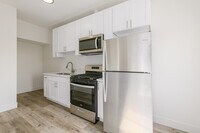 Building Photo - 1625 Mariposa Ave