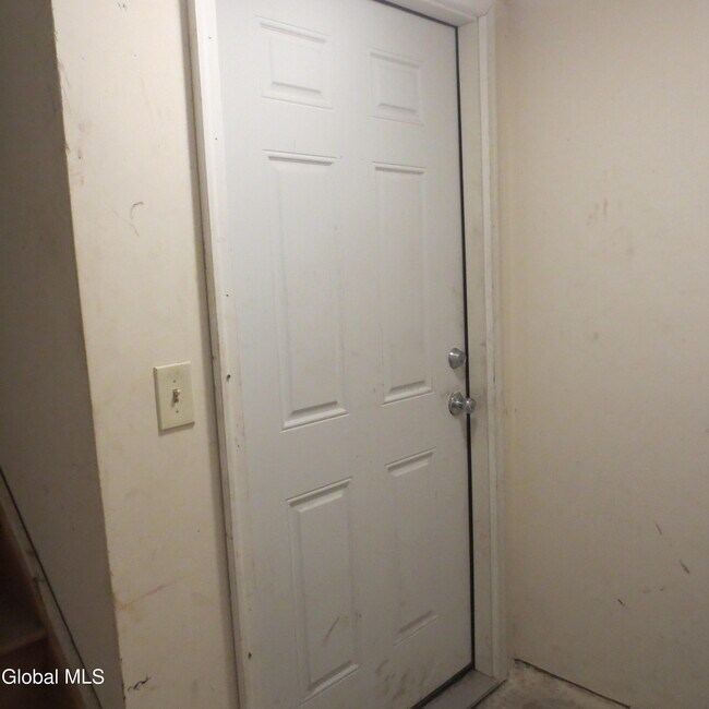 Building Photo - 34 Lake Ave