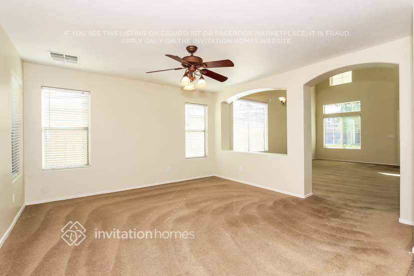 Building Photo - 27603 N 63rd Dr