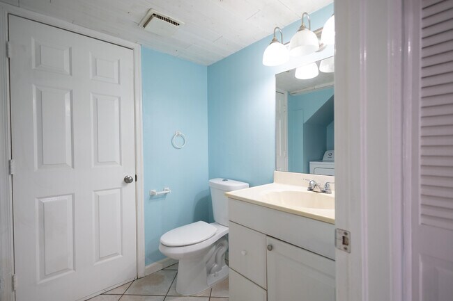 Building Photo - 110 Weybridge Cir
