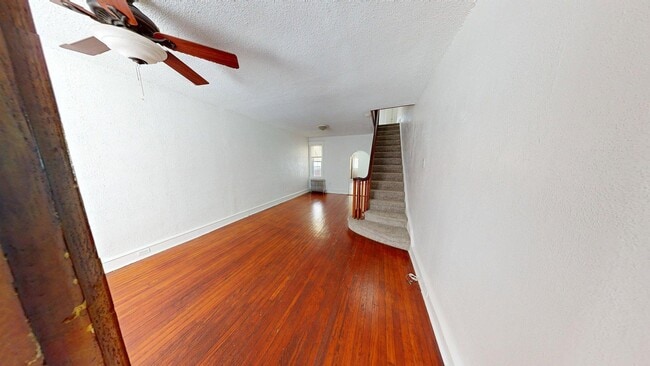 Building Photo - 3056 Mercer St