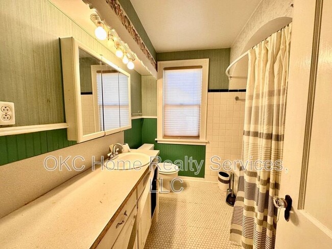 Building Photo - 1947 NW 20th St