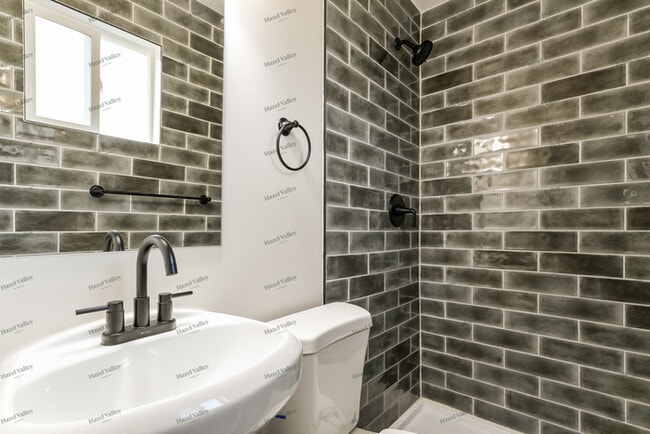 Building Photo - 1100 Ozment Dr