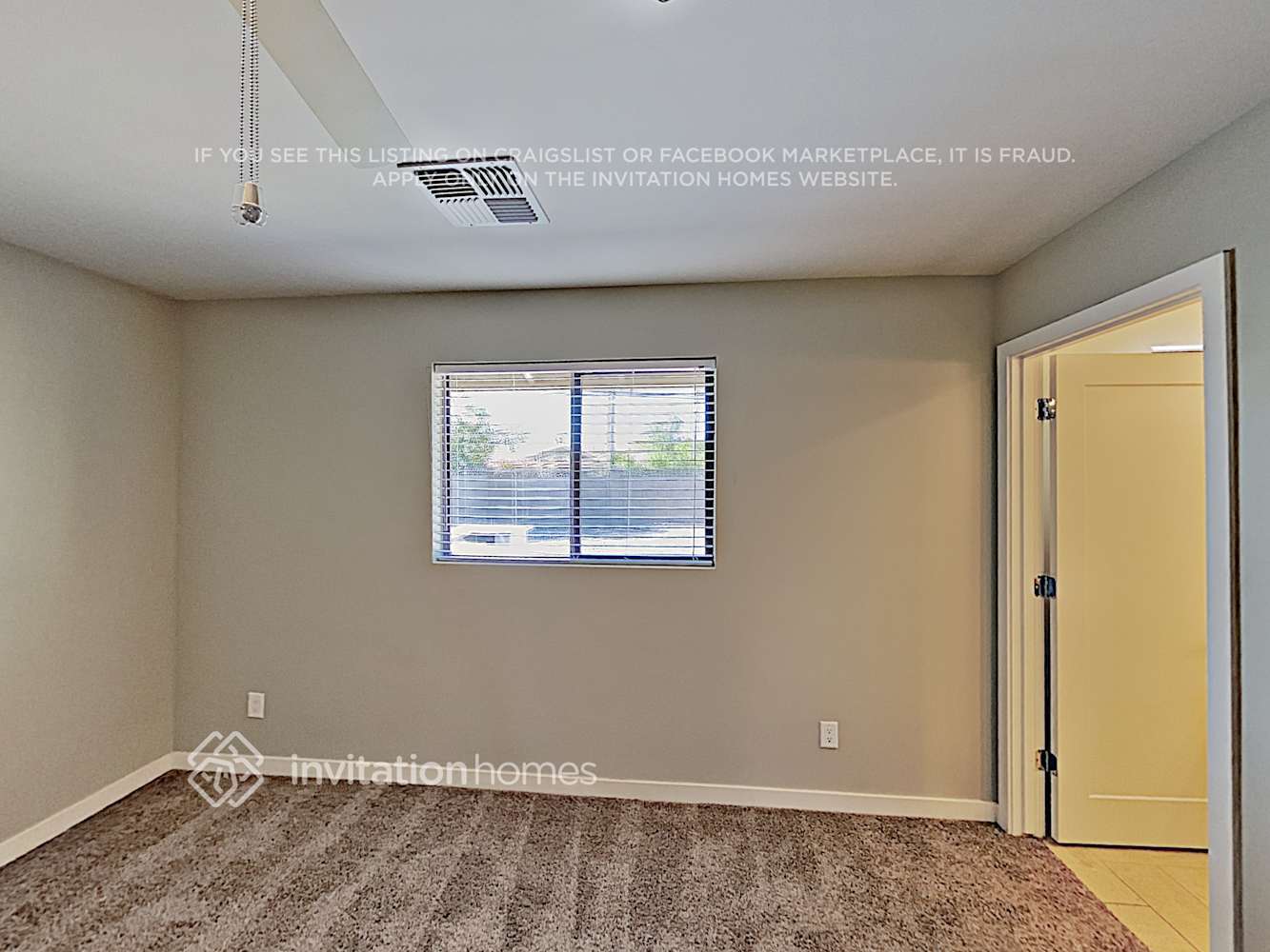Building Photo - 1117 E Alameda Dr