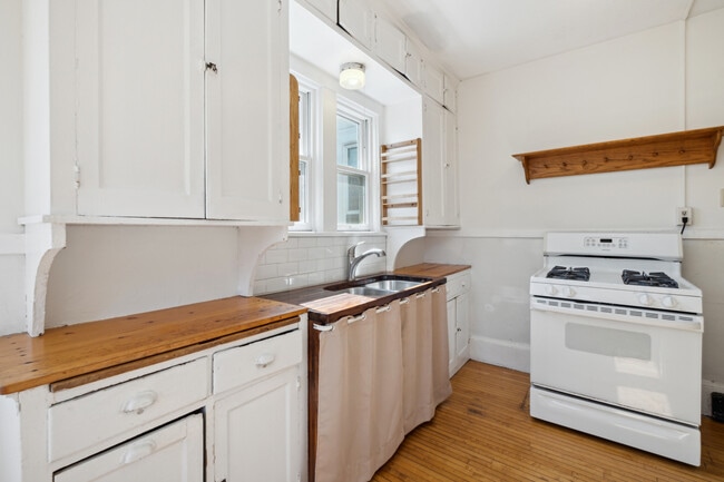 Building Photo - 2447 Colfax Ave S