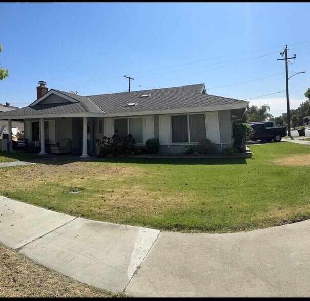 Building Photo - 9865 Pepper Ave