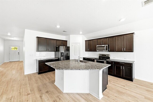 Building Photo - 120 Loon Dr