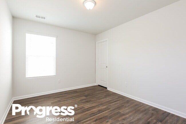 Building Photo - 851 S 851