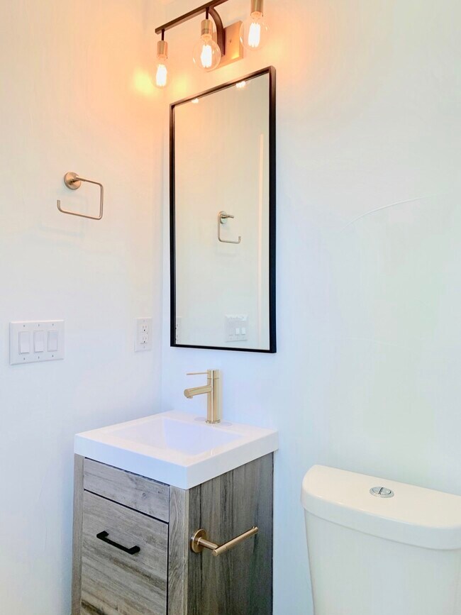 Building Photo - 3365 Ward Rd