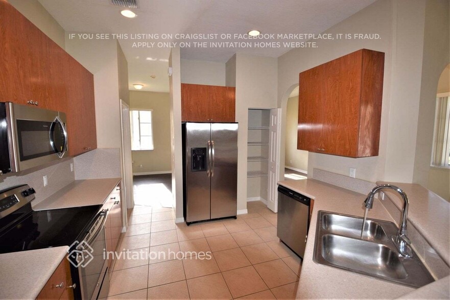 Building Photo - 8739 San Andros