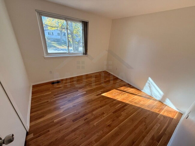 Building Photo - 7072 Lee Crest Dr