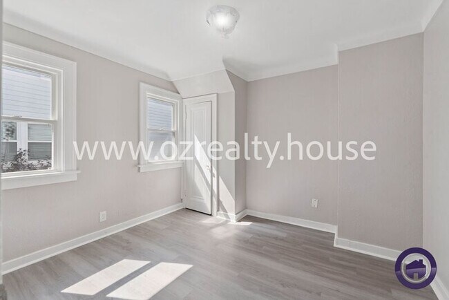Building Photo - 1263 Crestwood Rd