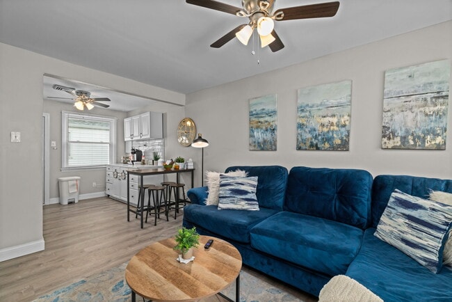 Building Photo - 6620-22 Wise Ave