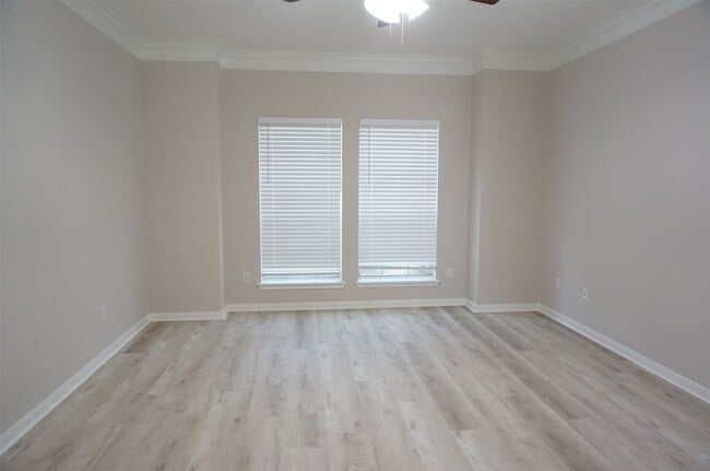 Building Photo - 4607 Forest Home Dr