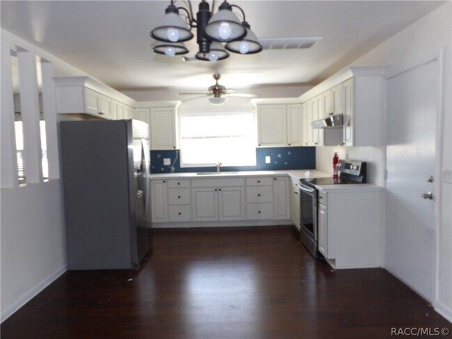 Building Photo - 2804 Madison St W