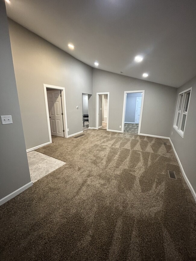 Building Photo - 207 Hamilton St