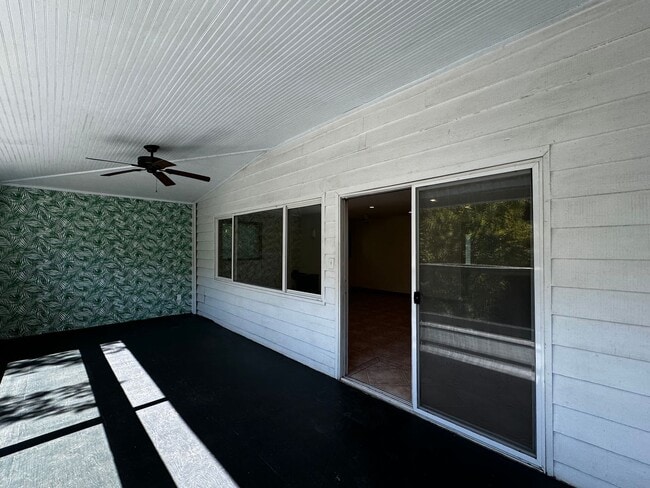 Building Photo - 1843 Square Foot River Front two level hom...