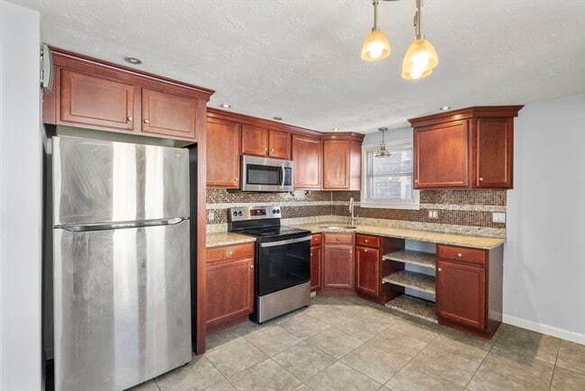 Building Photo - 28 Frost Ave