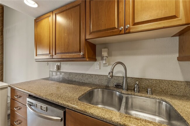 Building Photo - 23821 Hillhurst Dr
