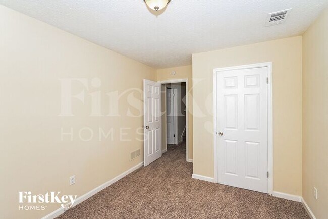 Building Photo - 3164 Colorado Dr