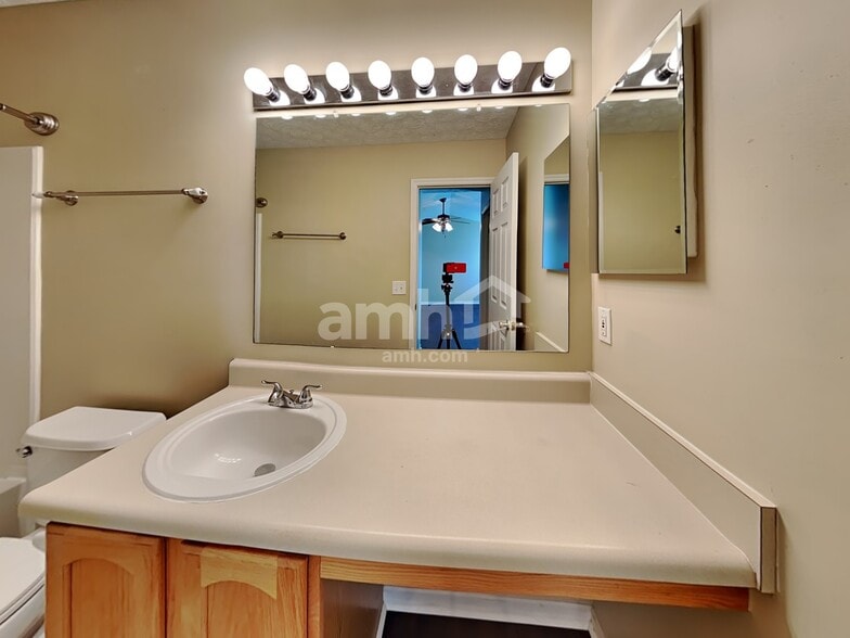 Building Photo - 9255 Ruston Ln