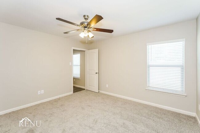 Building Photo - 136 Holster Holw Rd