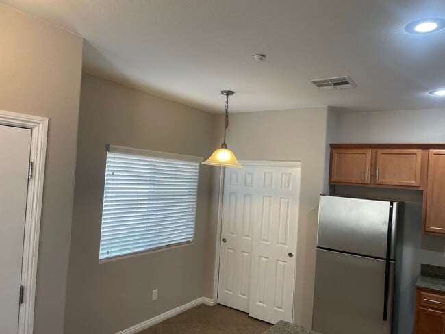 Building Photo - 2359 Koho Dr