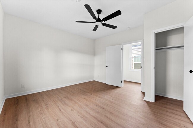 Building Photo - Trek Rentals