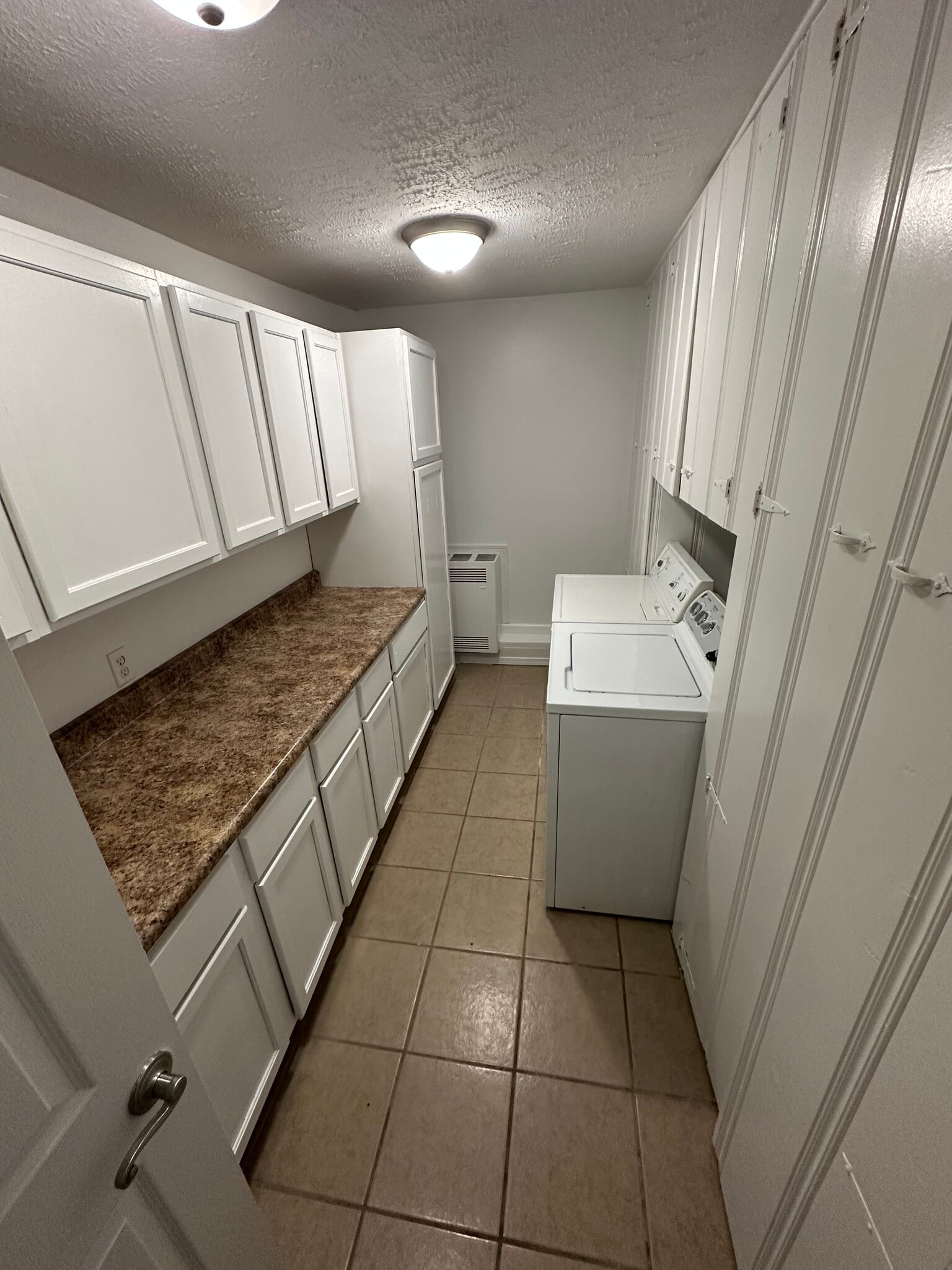 Building Photo - 3974 Maricarr Dr