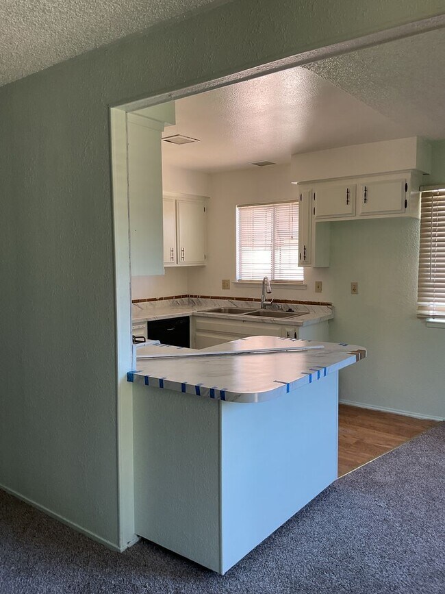 Building Photo - Two story 4 bedroom 2 bath home, Magalia