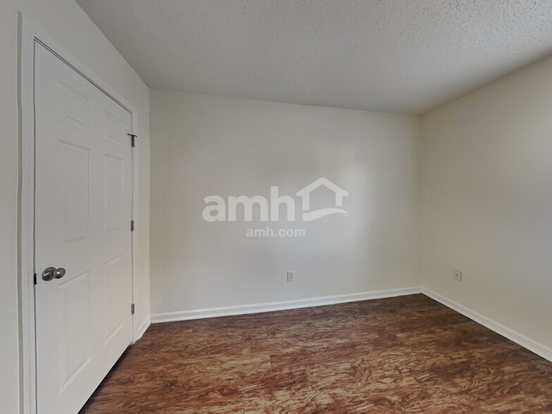 Building Photo - 2612 Bricker Dr