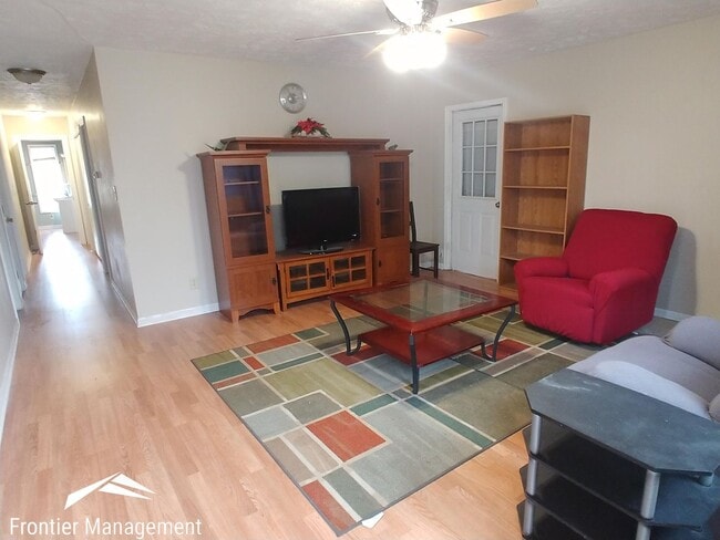 Building Photo - Spacious, Updated 3 Bedroom Home on the West Side of Town. Schedule a Showing Today!
